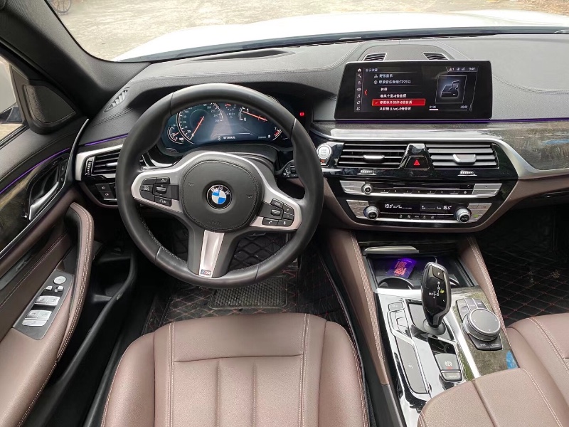 中山19年宝马5系4