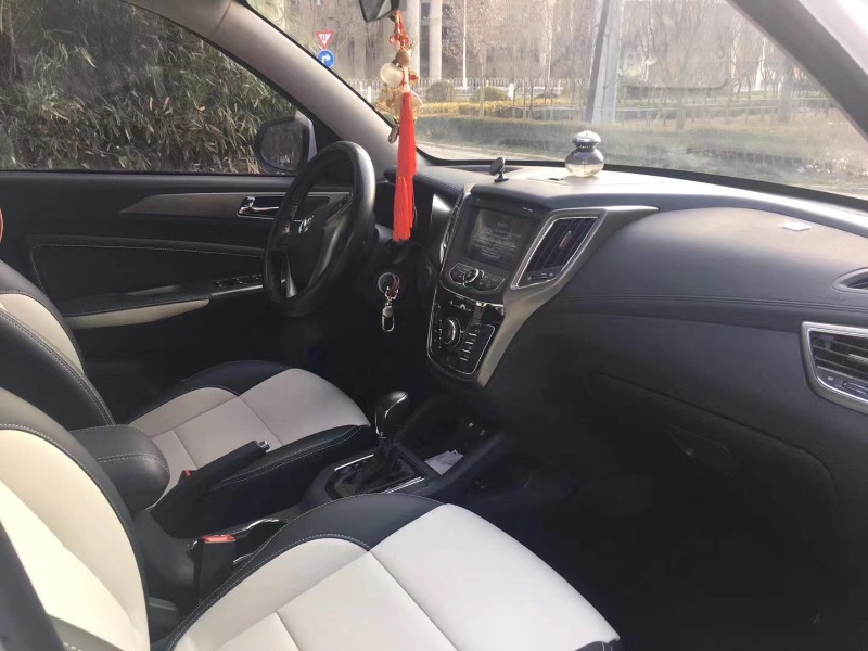 青岛17年长安汽车长安CS356