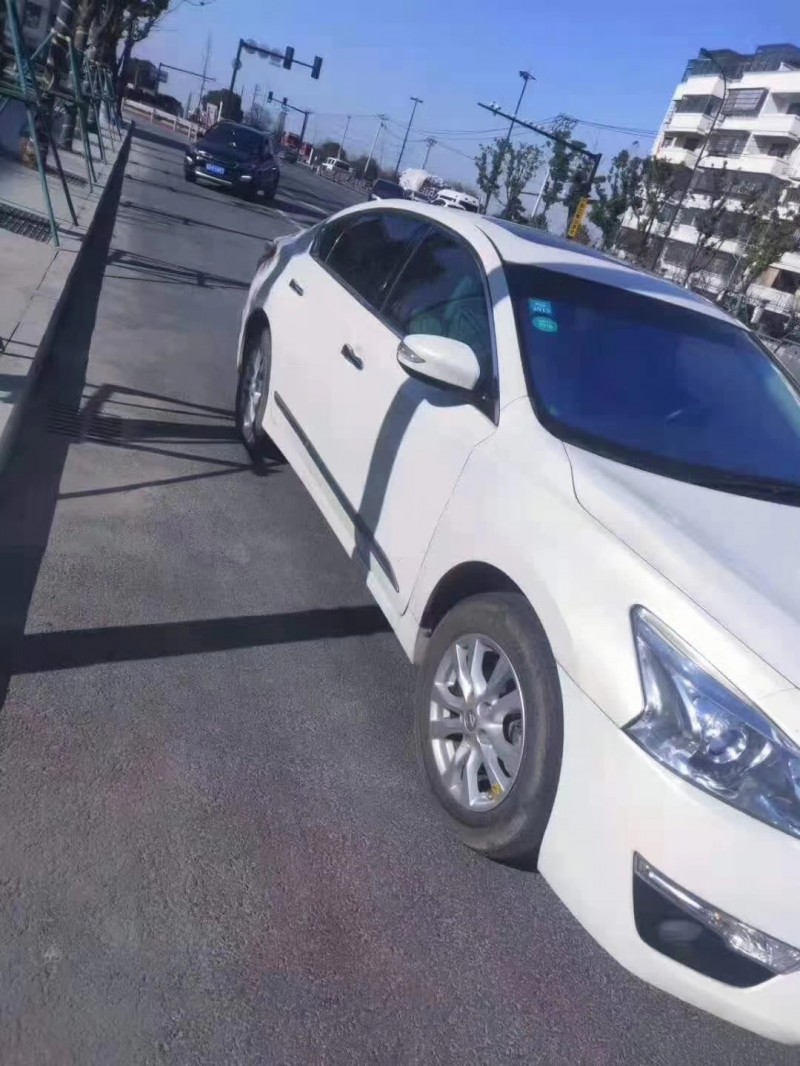 金華13年日產天籟2