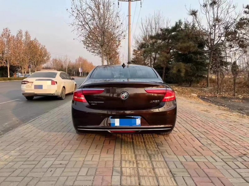 保定18年别克君越8