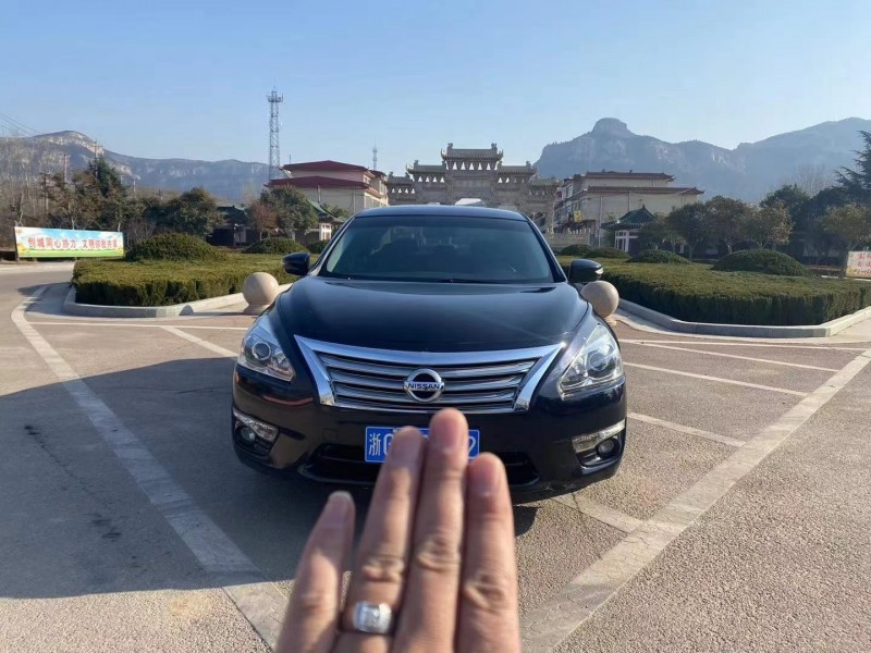 济南13年日产天籁1