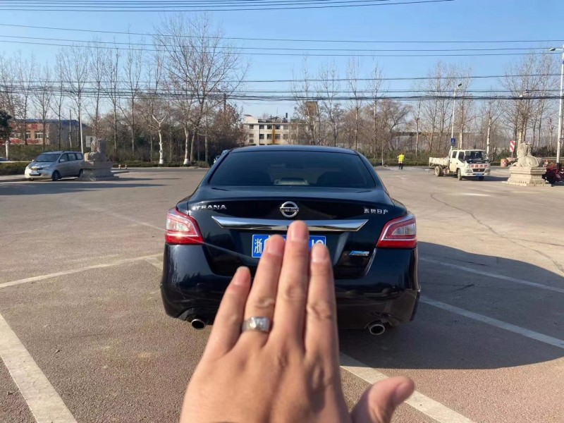 济南13年日产天籁4