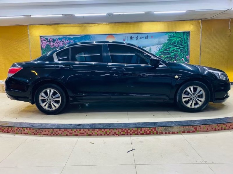 东莞11年本田雅阁6