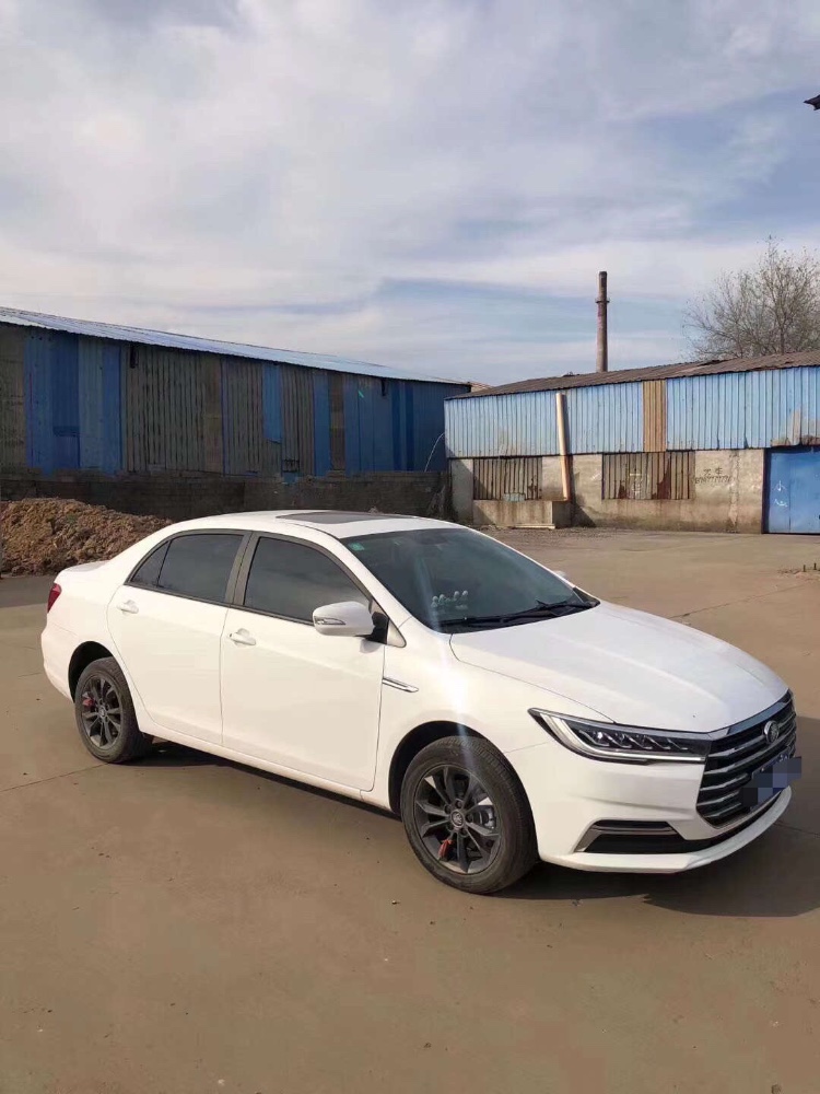 济南19年比亚迪秦1