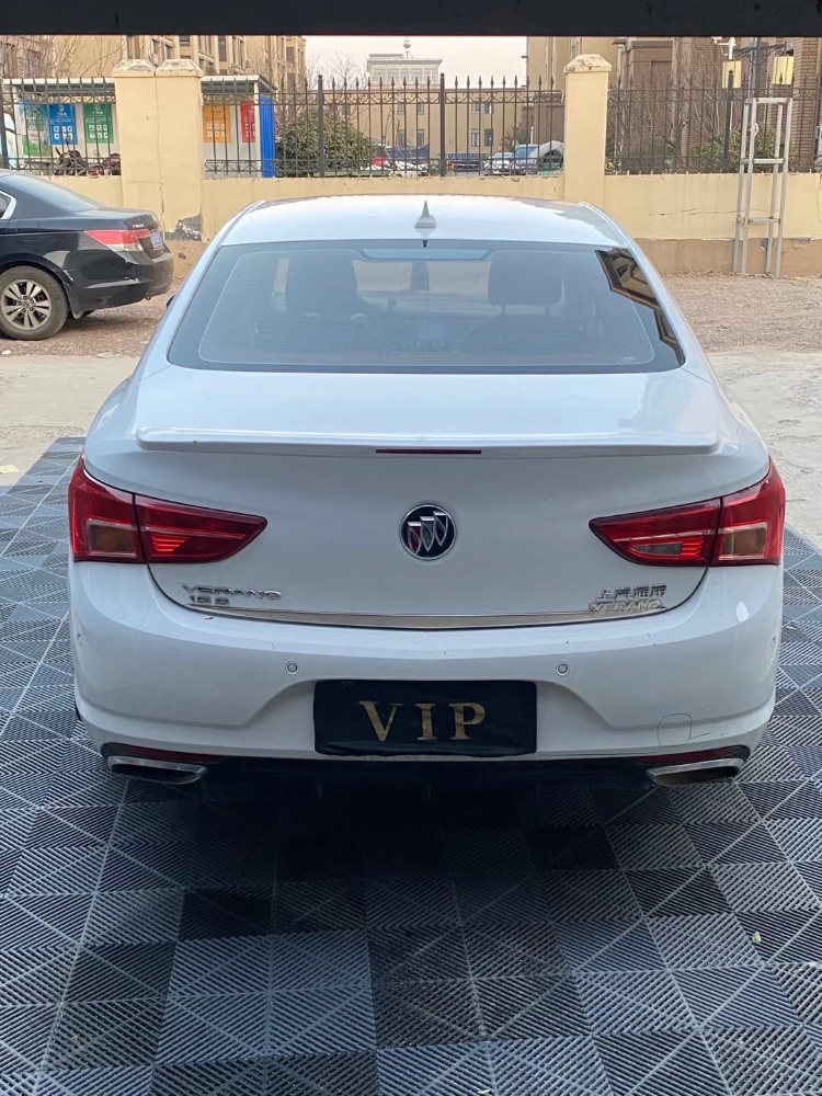 青岛17年别克威朗3