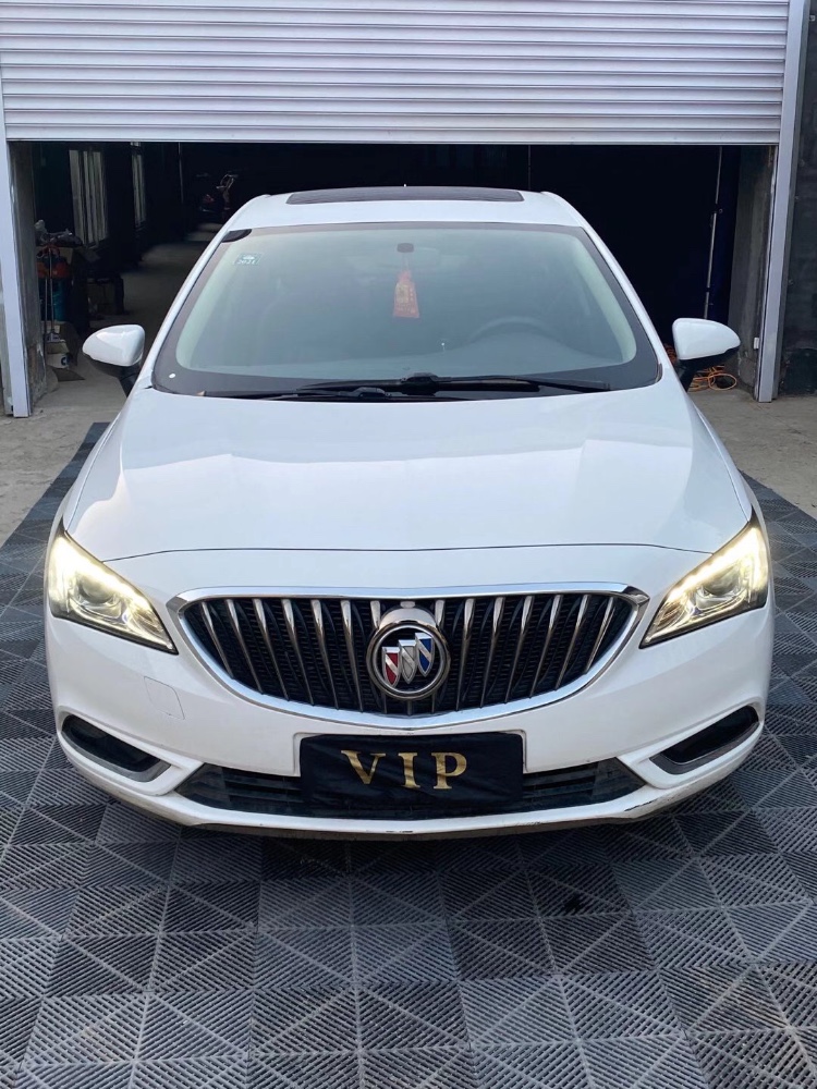 青岛17年别克威朗1