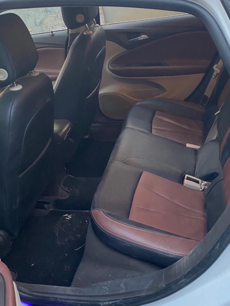 青岛17年别克威朗4