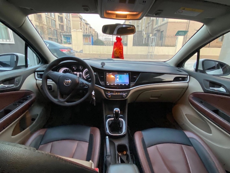 青岛17年别克威朗6