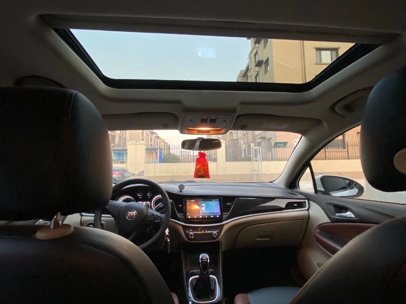 青岛17年别克威朗7