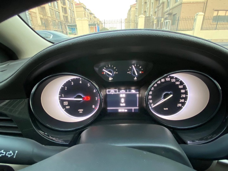 青岛17年别克威朗8