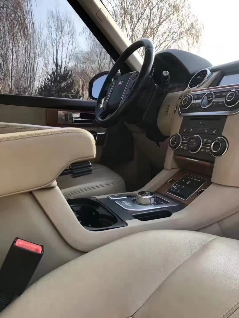 保定16年路虎发现47