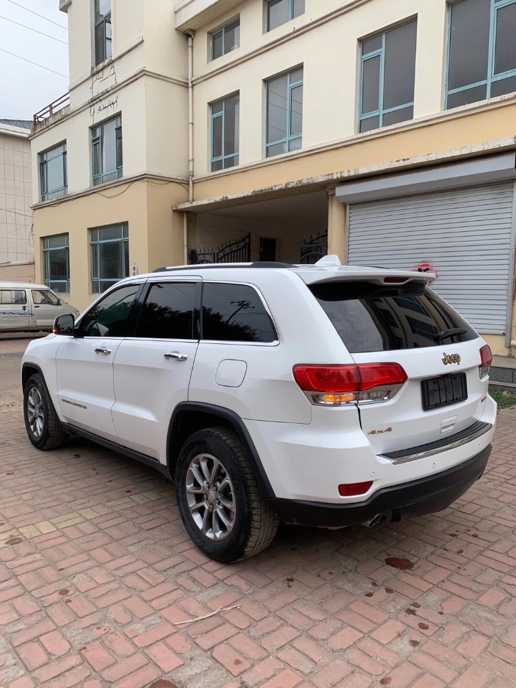 青島14年Jeep大切諾基5