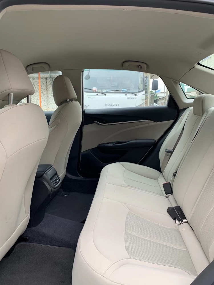 中山19年别克英朗5