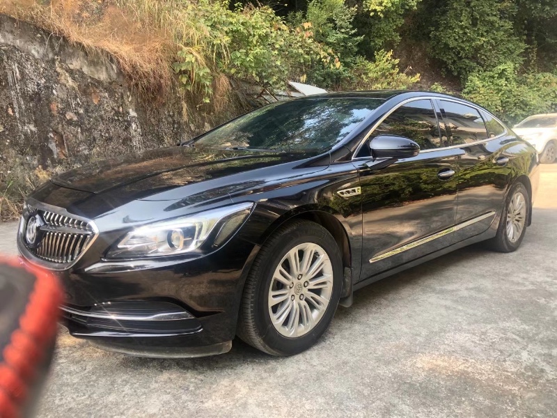 中山17年别克君越2