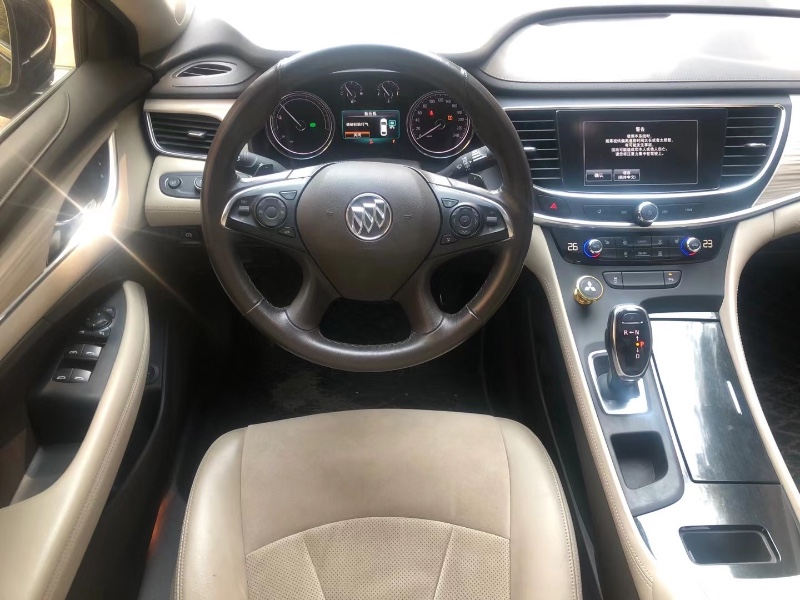 中山17年别克君越5