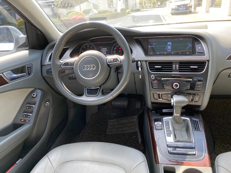 中山13年奥迪A4L5