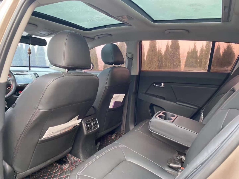 济南15年起亚智跑2