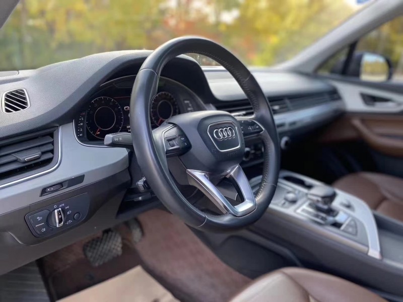 廊坊17年奥迪Q78