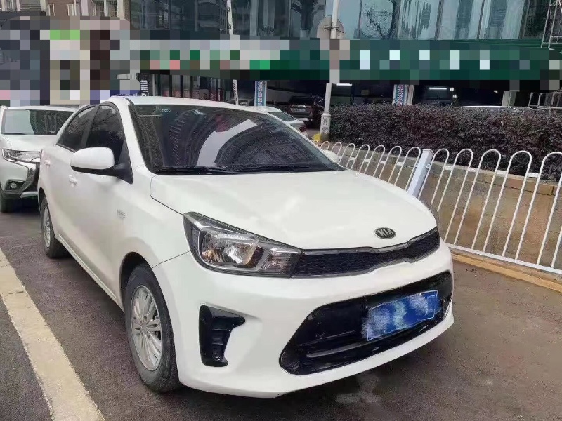 青岛19年起亚焕驰2