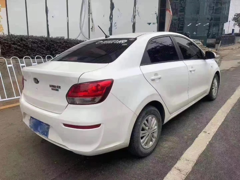 青岛19年起亚焕驰3