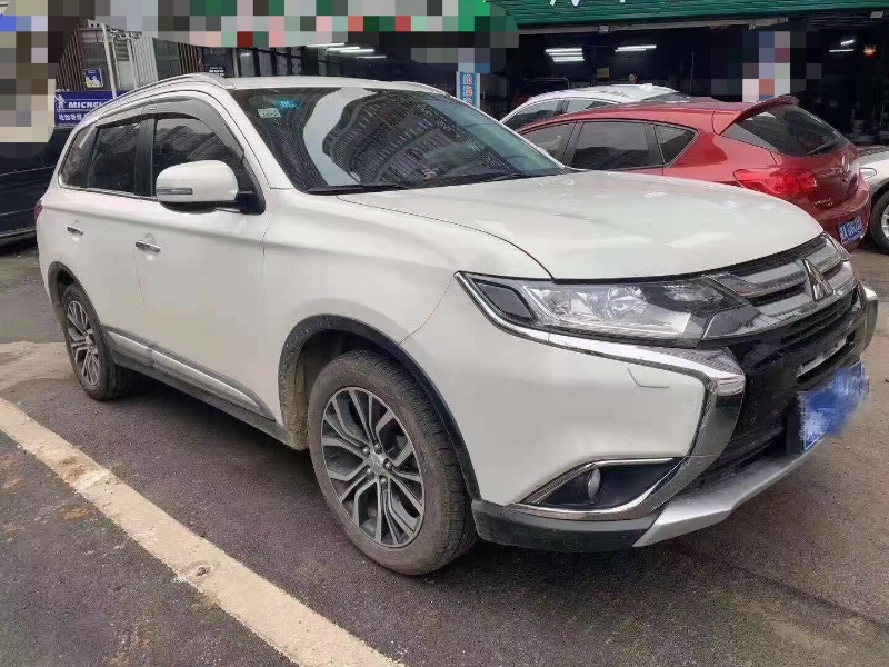 枣庄16年三菱欧蓝德4