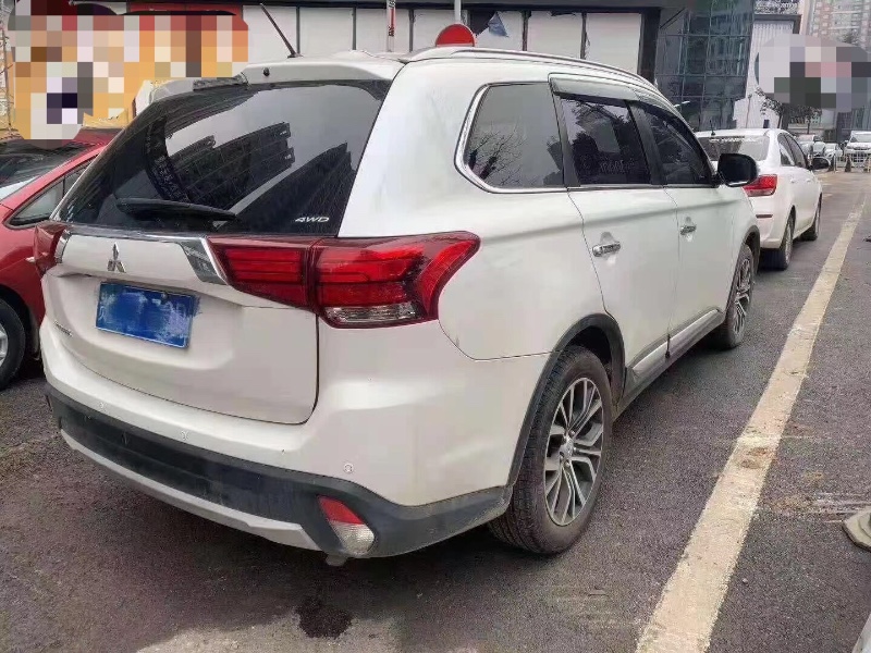 枣庄16年三菱欧蓝德2