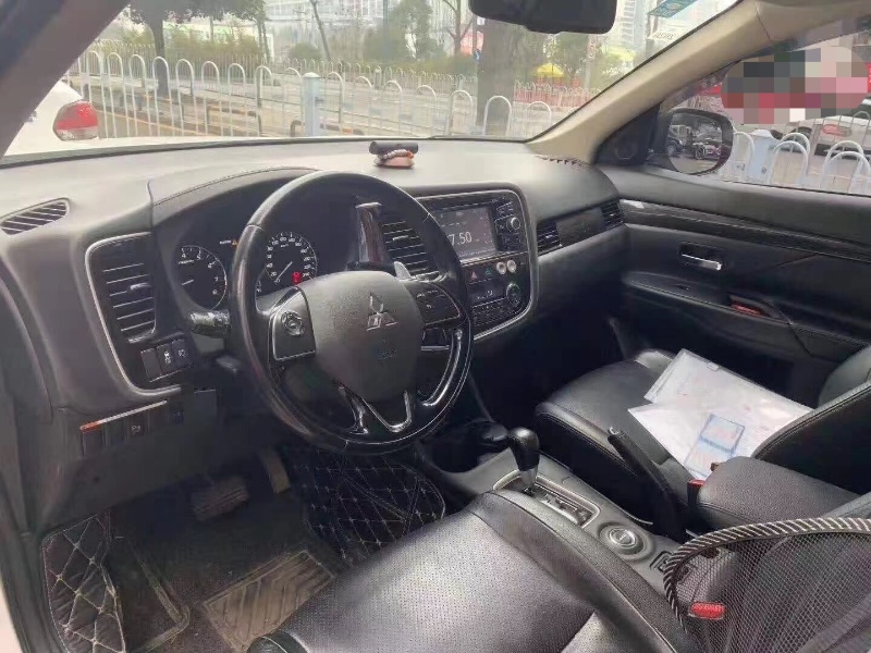 枣庄16年三菱欧蓝德1