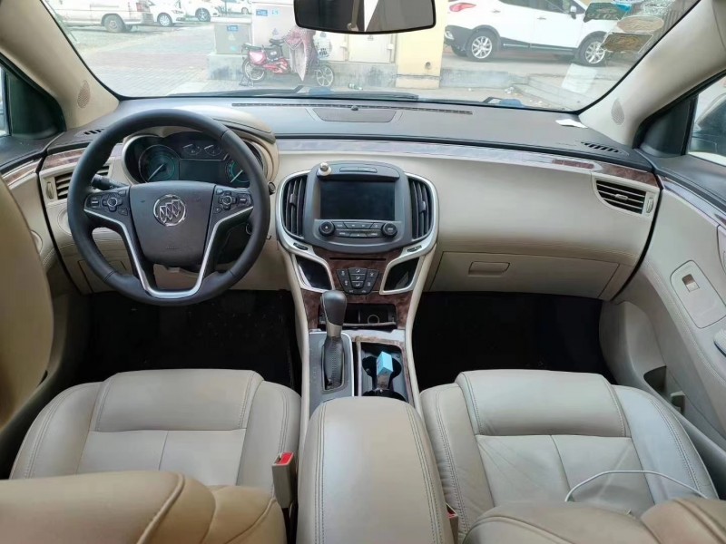 枣庄15年别克君越8