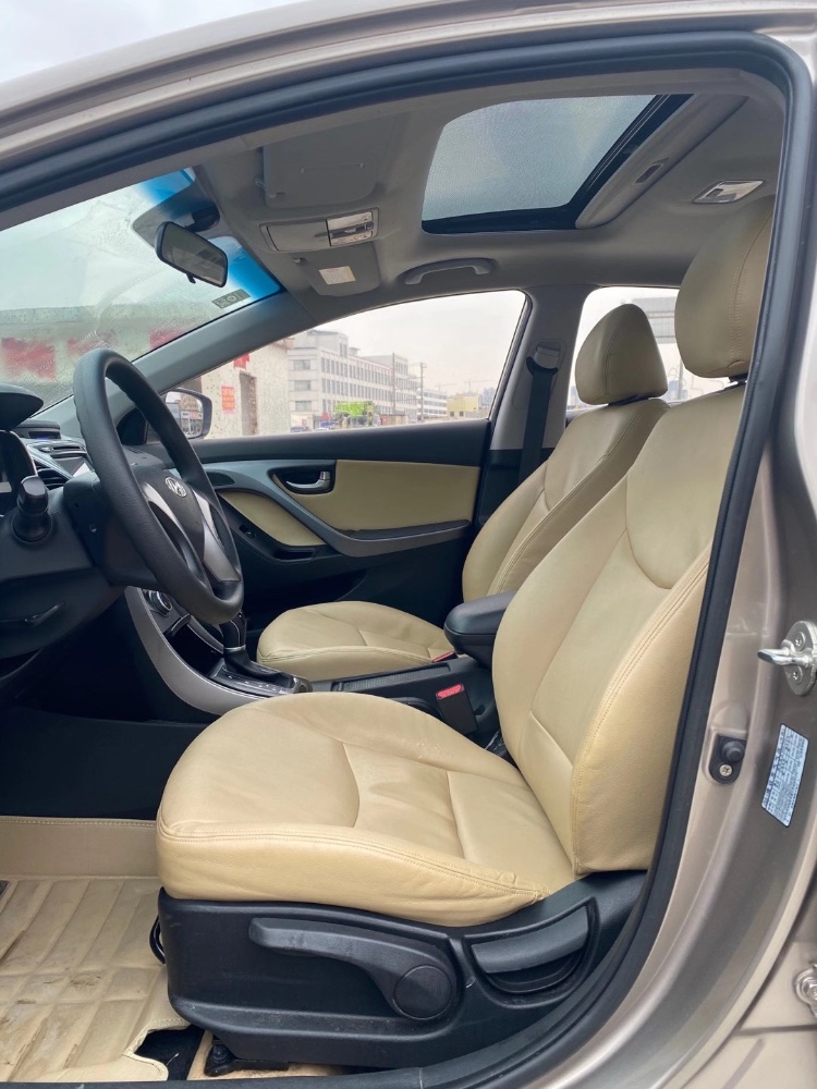 广州15年现代朗动4