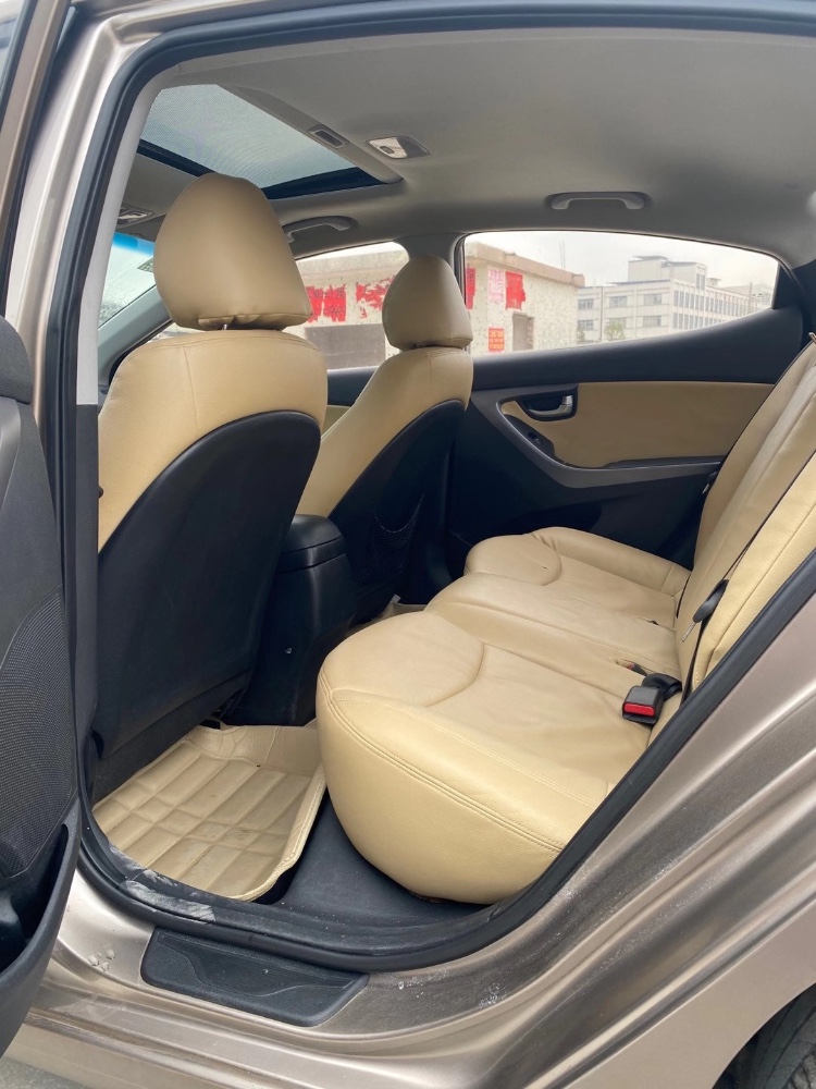 广州15年现代朗动6