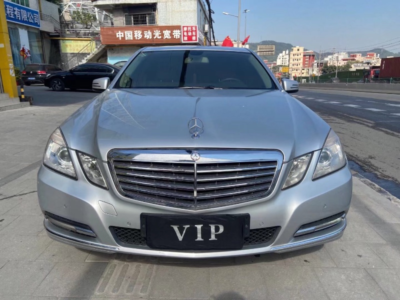 广州12年奔驰E8