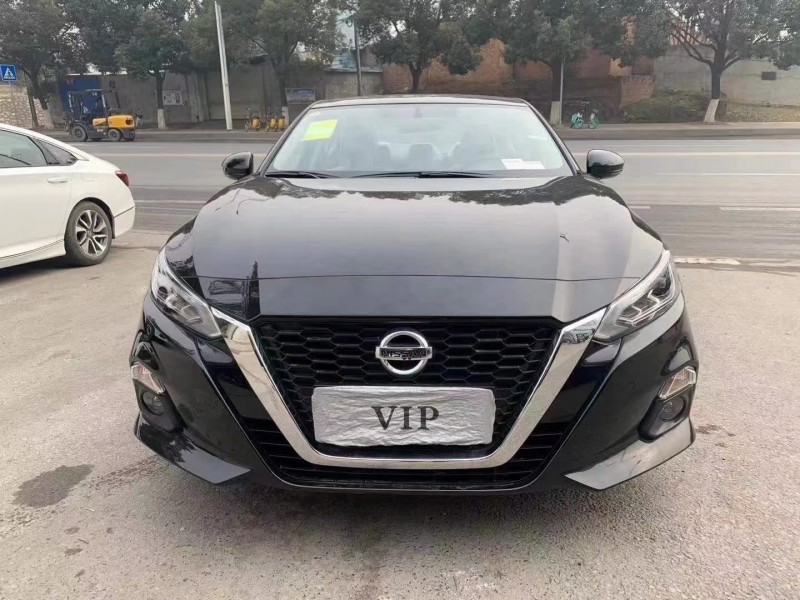 武汉20年日产天籁1