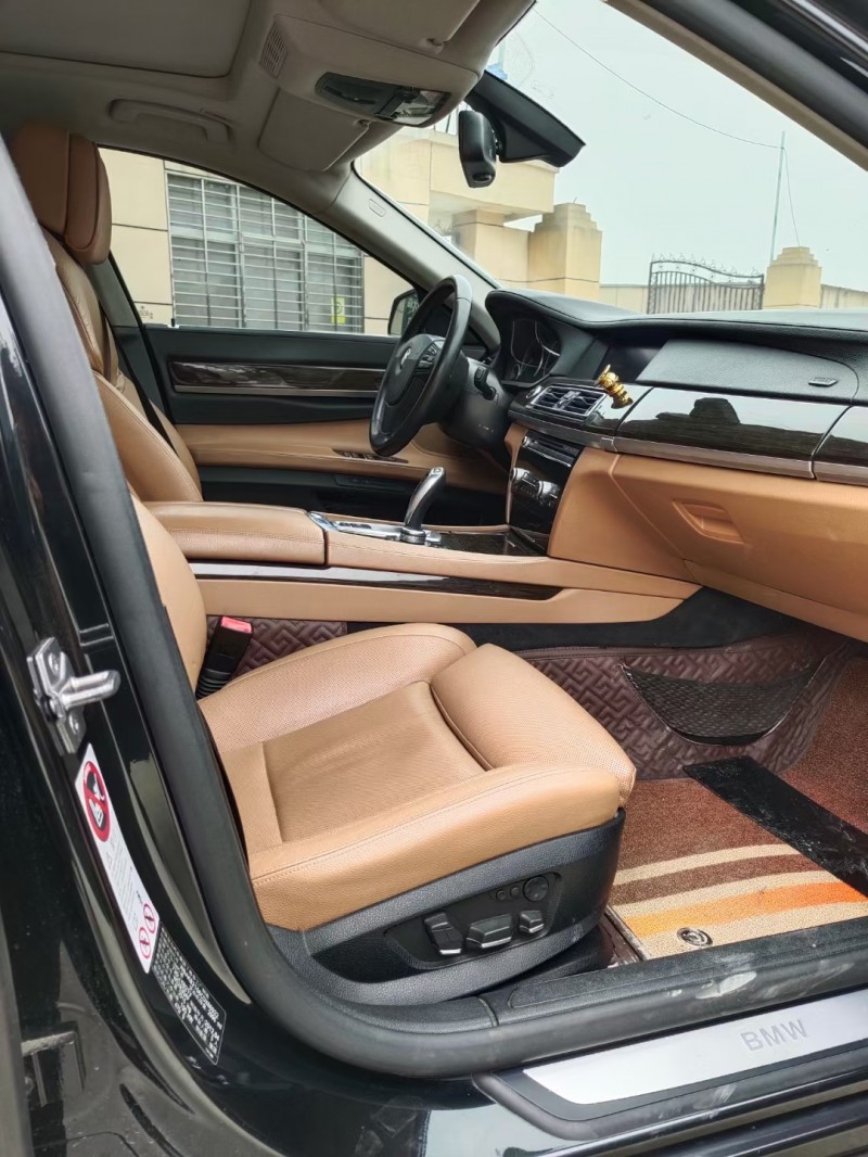 北京13年宝马7系4