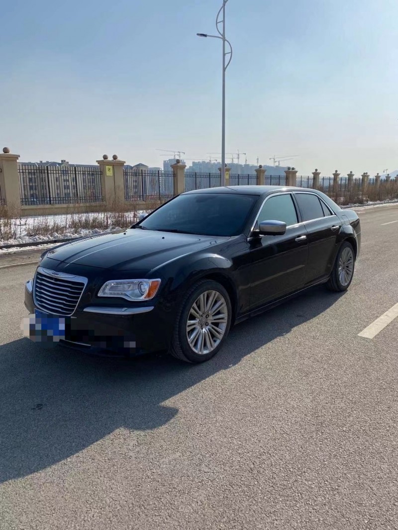 烟台14年克莱斯勒300C2