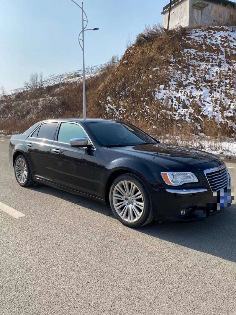 烟台14年克莱斯勒300C3