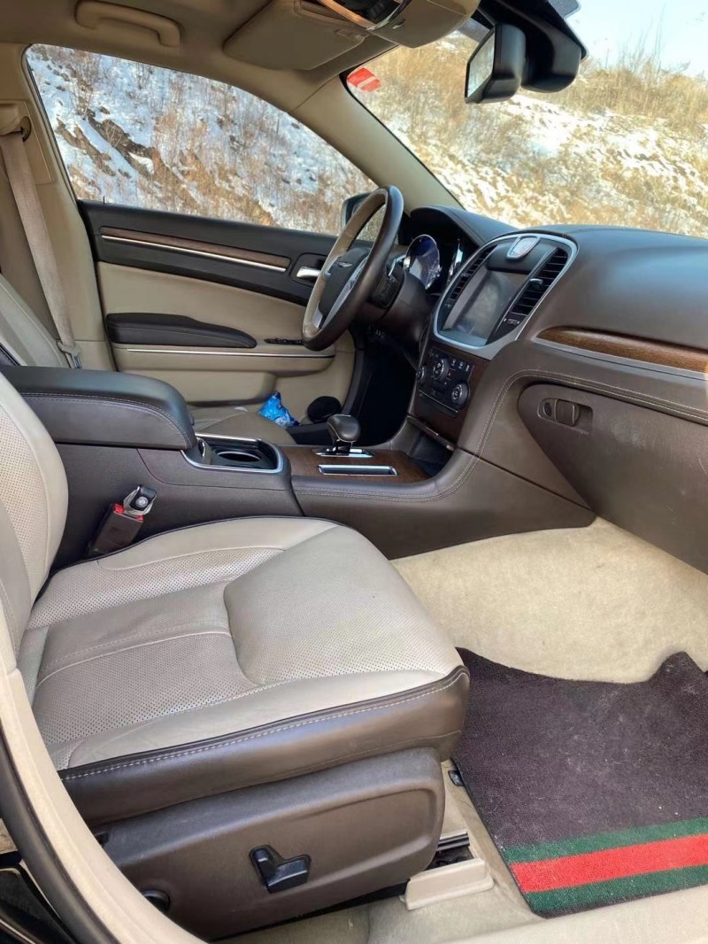 烟台14年克莱斯勒300C6