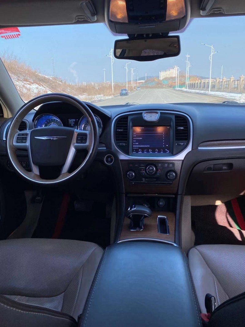 烟台14年克莱斯勒300C7