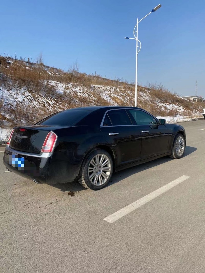 烟台14年克莱斯勒300C9