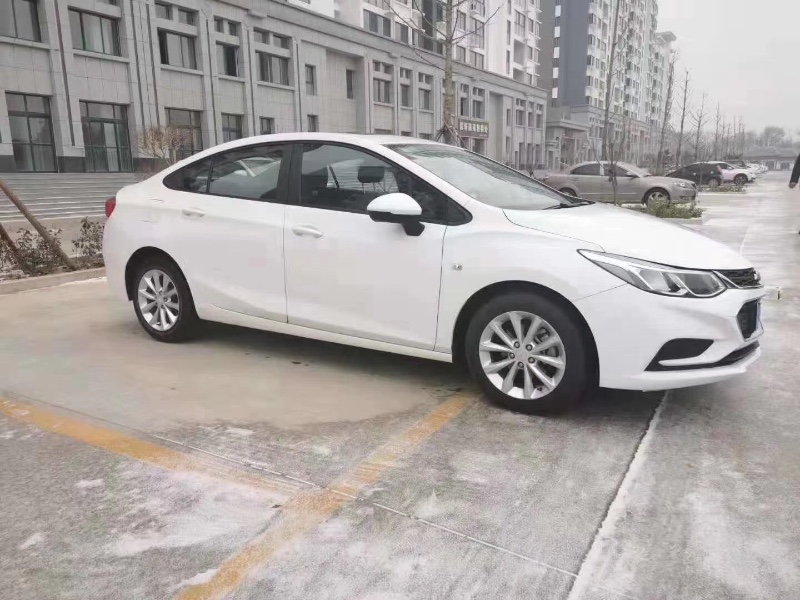 济南17年雪佛兰科鲁兹2