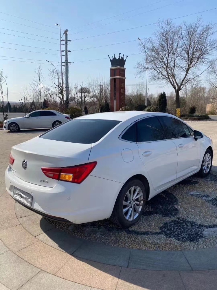 济南16年别克威朗5