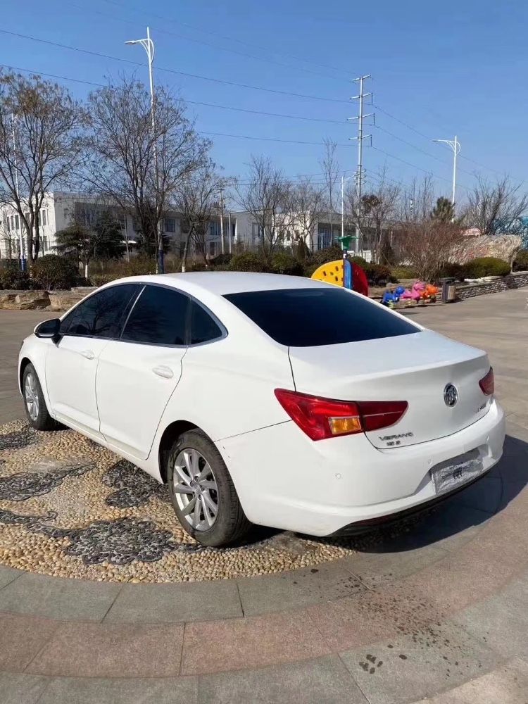 济南16年别克威朗6