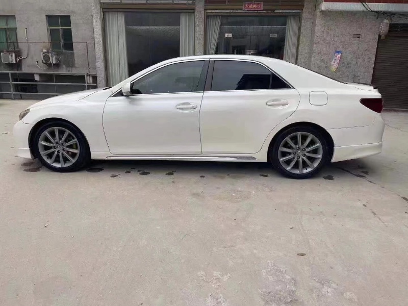 武汉12年丰田锐志3