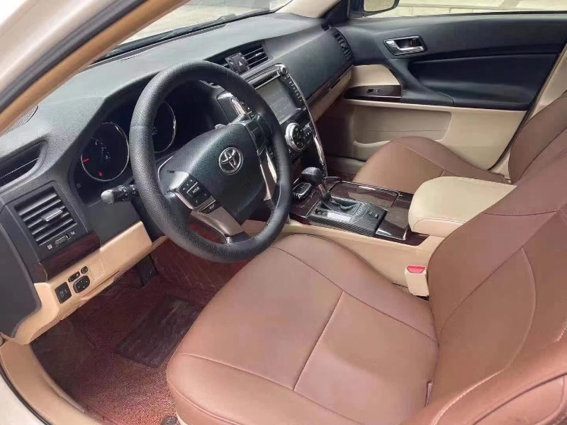 武汉12年丰田锐志4