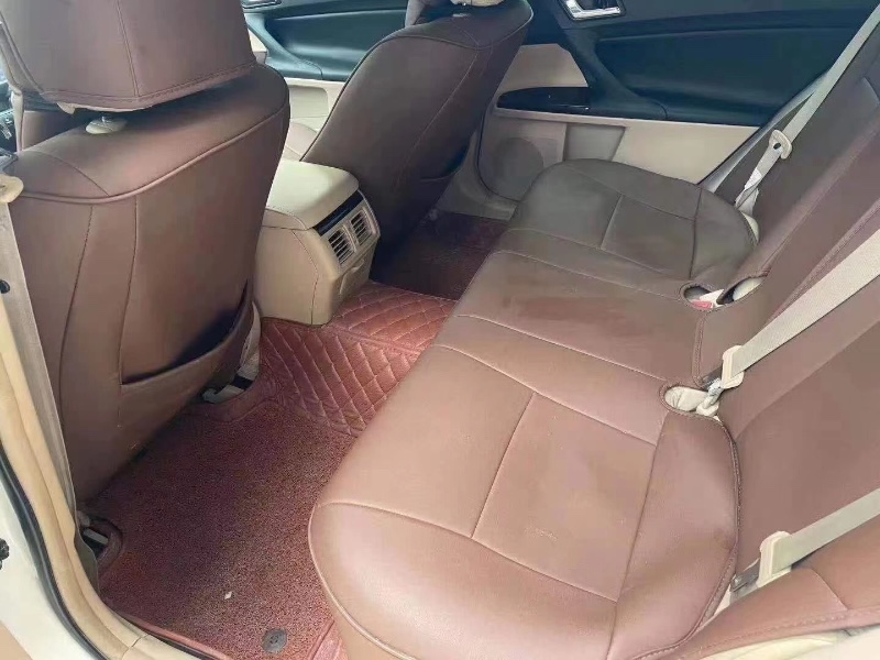 武汉12年丰田锐志6