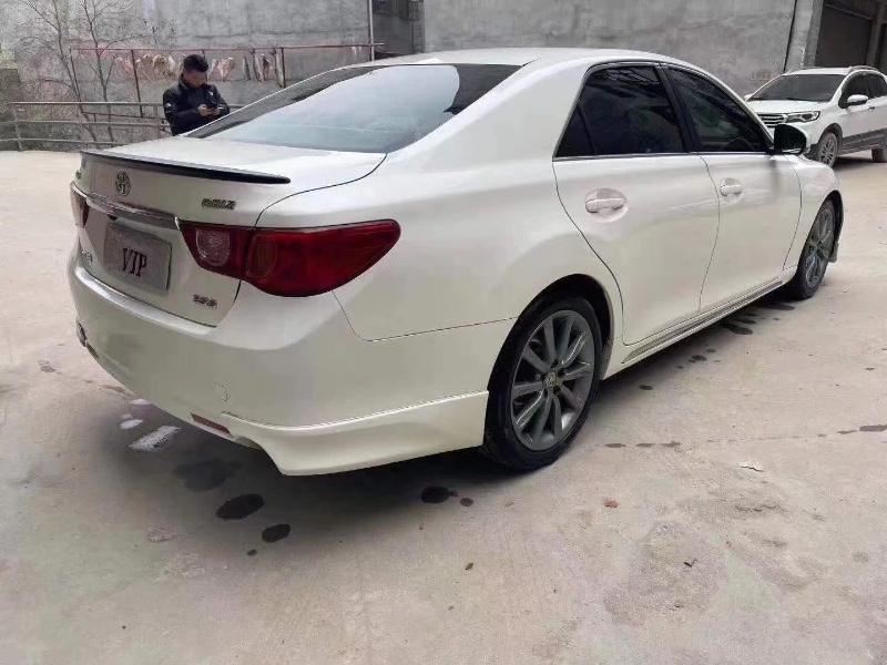 武汉12年丰田锐志7