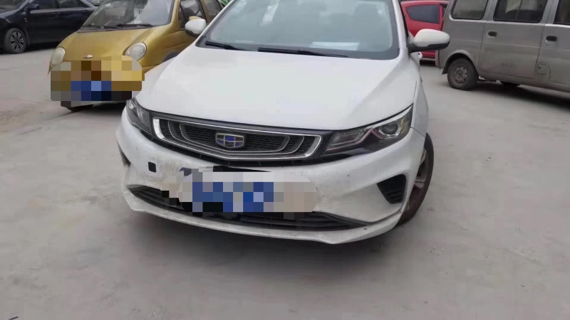 成都18年吉利帝豪1