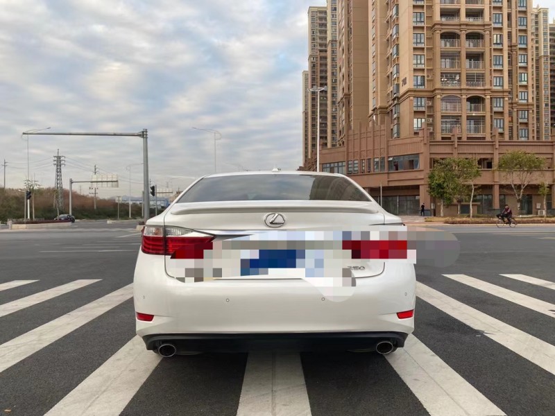 广州14年雷克萨斯ES9