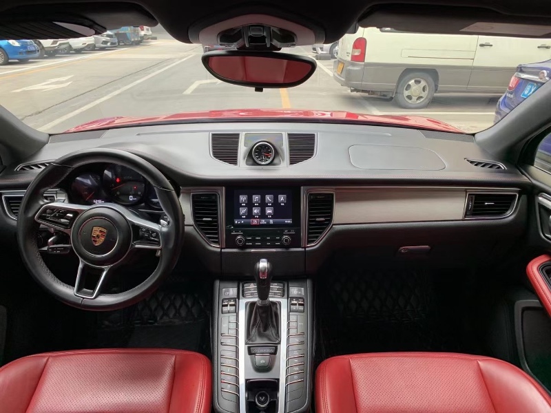 佛山18年保时捷Macan4