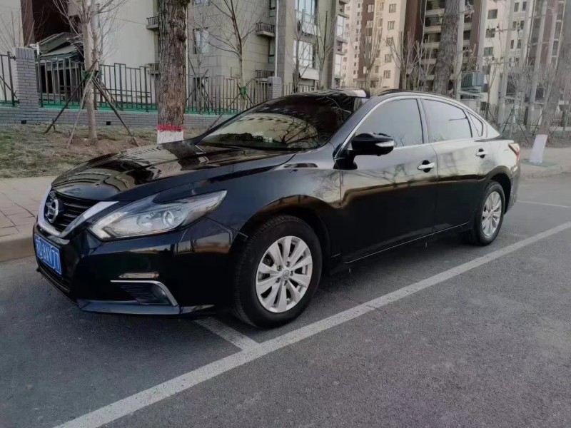 承德18年日產天籟2