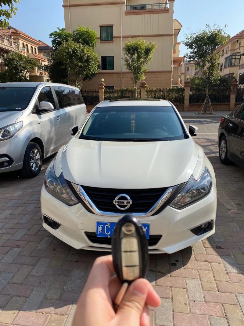 贛州17年日產天籟1